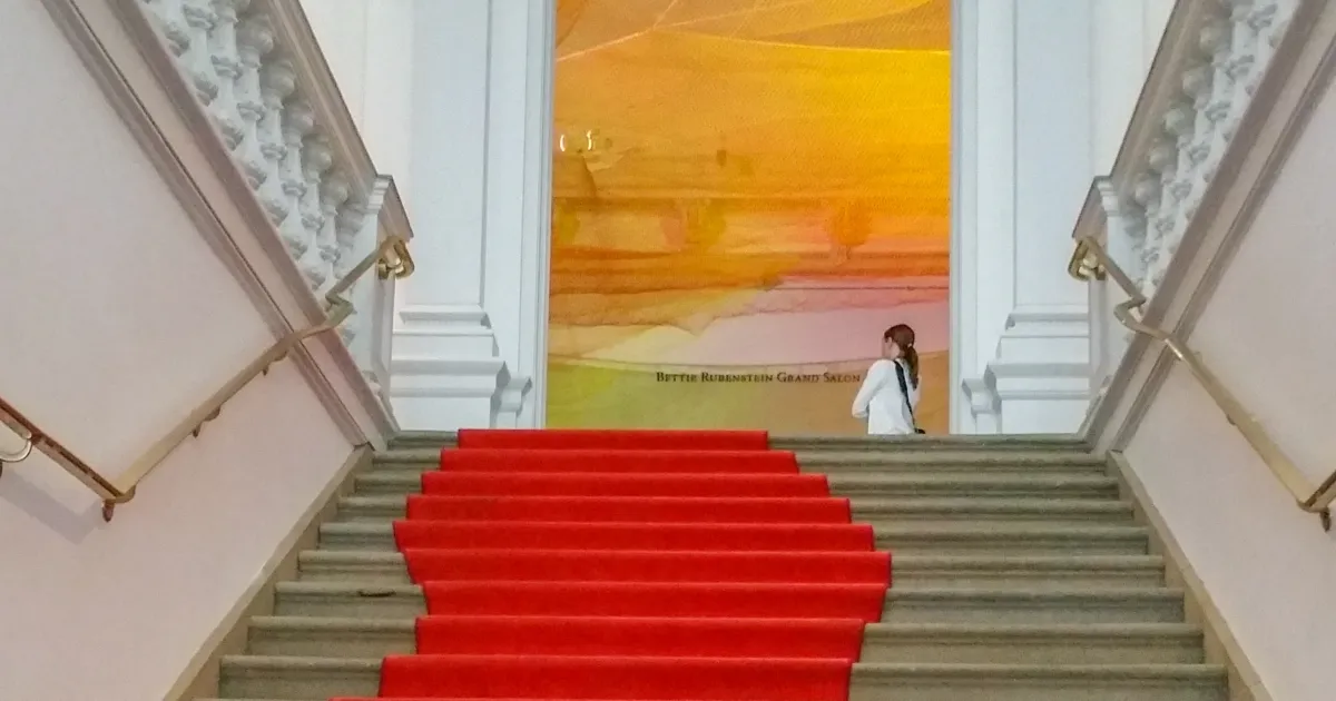 Renwick Gallery Stairs | GELDTASCHE