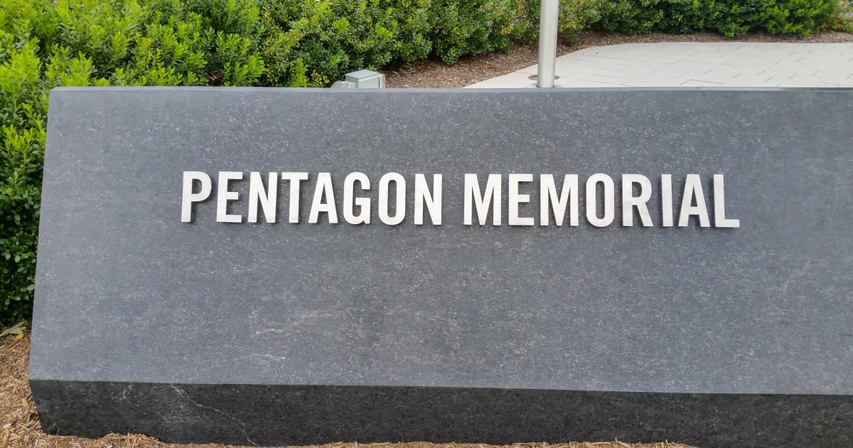 Pentagon Memorial | GELDTASCHE